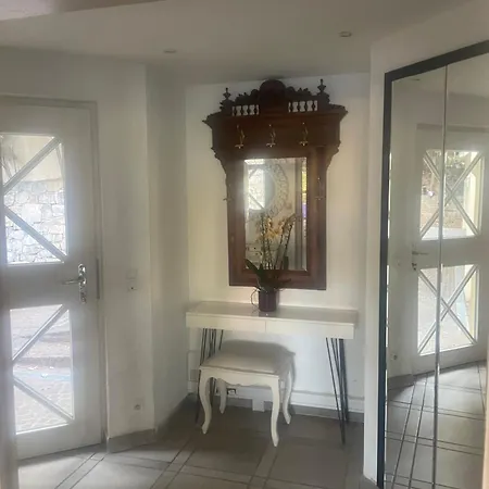 Avec Piscine Vue Sur La Villa Cannes