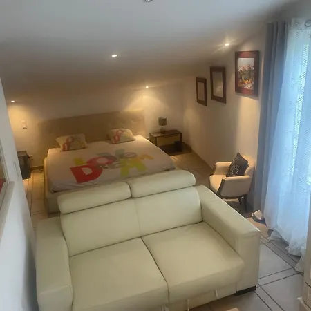 Avec Piscine Vue Sur La *